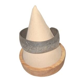 Signed Vintage Kirk Etched Pewter Cosmos Cuff Bracelet 900-10